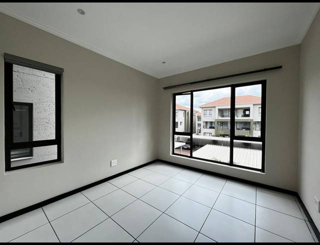 2 BEDROOM APARTMENT FOR SALE IN FOURWAYS